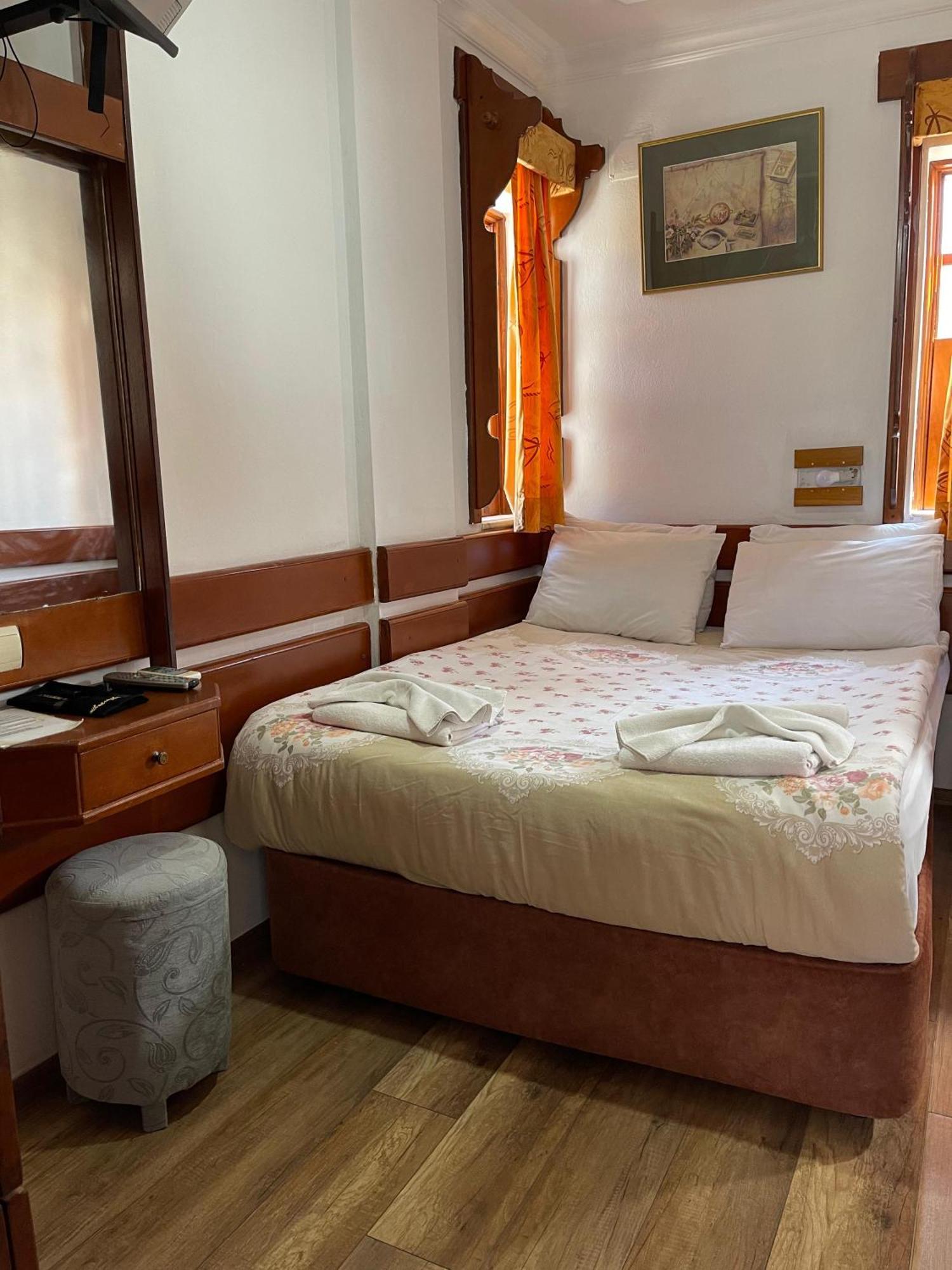 Hotel Karyatit Kaleici Antalya Buitenkant foto