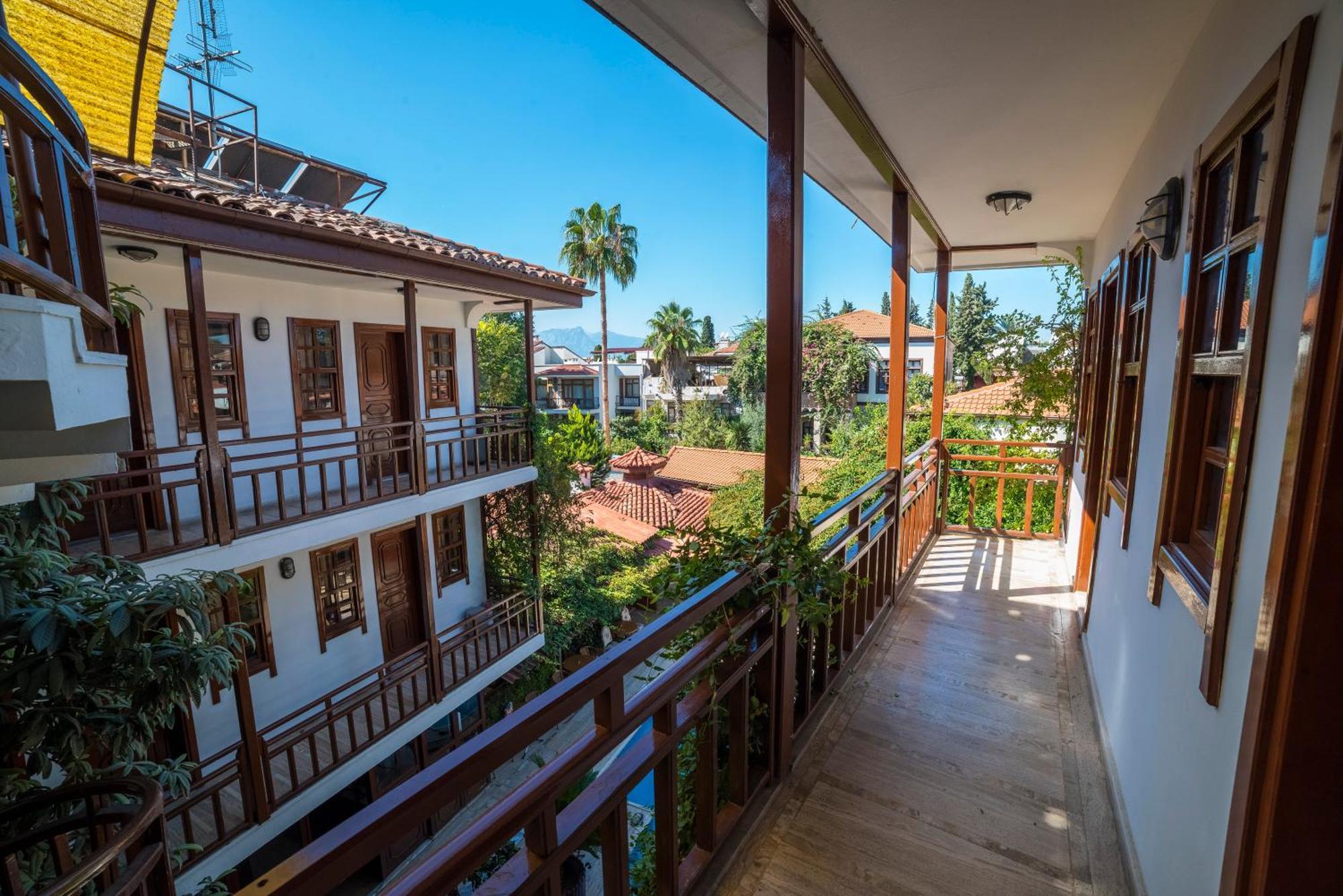 Hotel Karyatit Kaleici Antalya Buitenkant foto