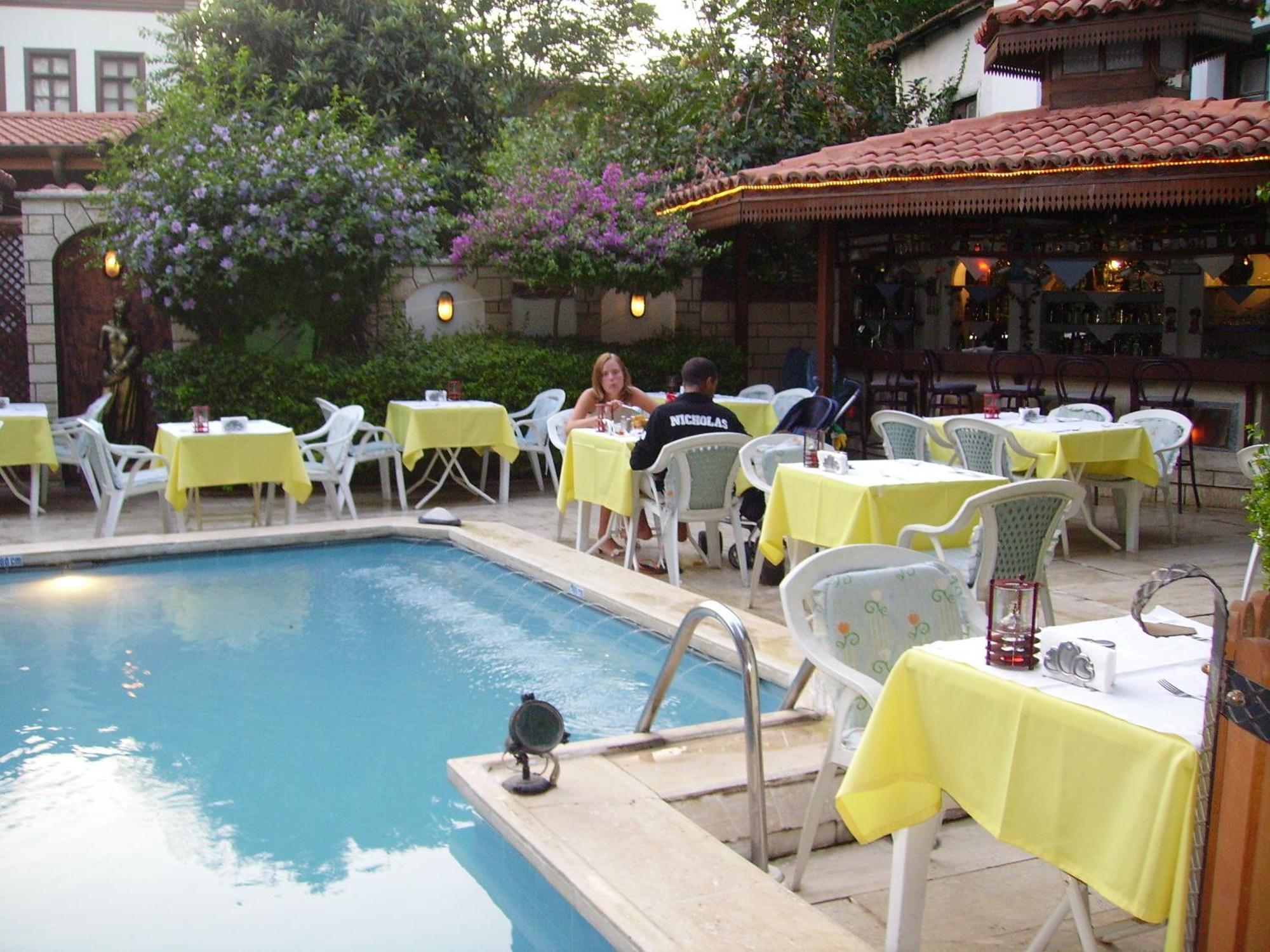 Hotel Karyatit Kaleici Antalya Buitenkant foto
