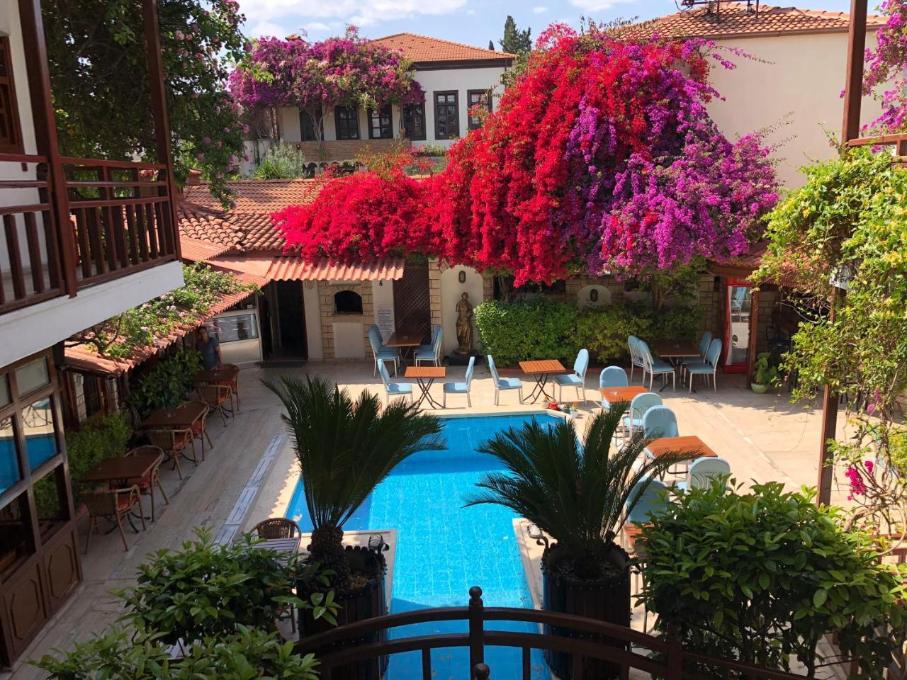 Hotel Karyatit Kaleici Antalya Buitenkant foto